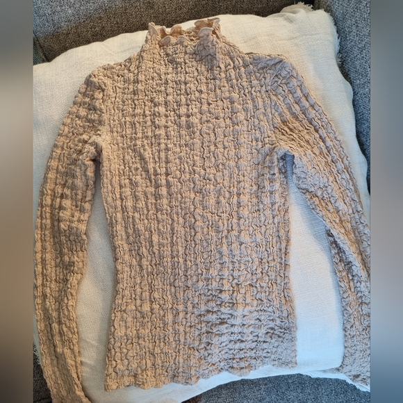 Top - Picture 3 of 4